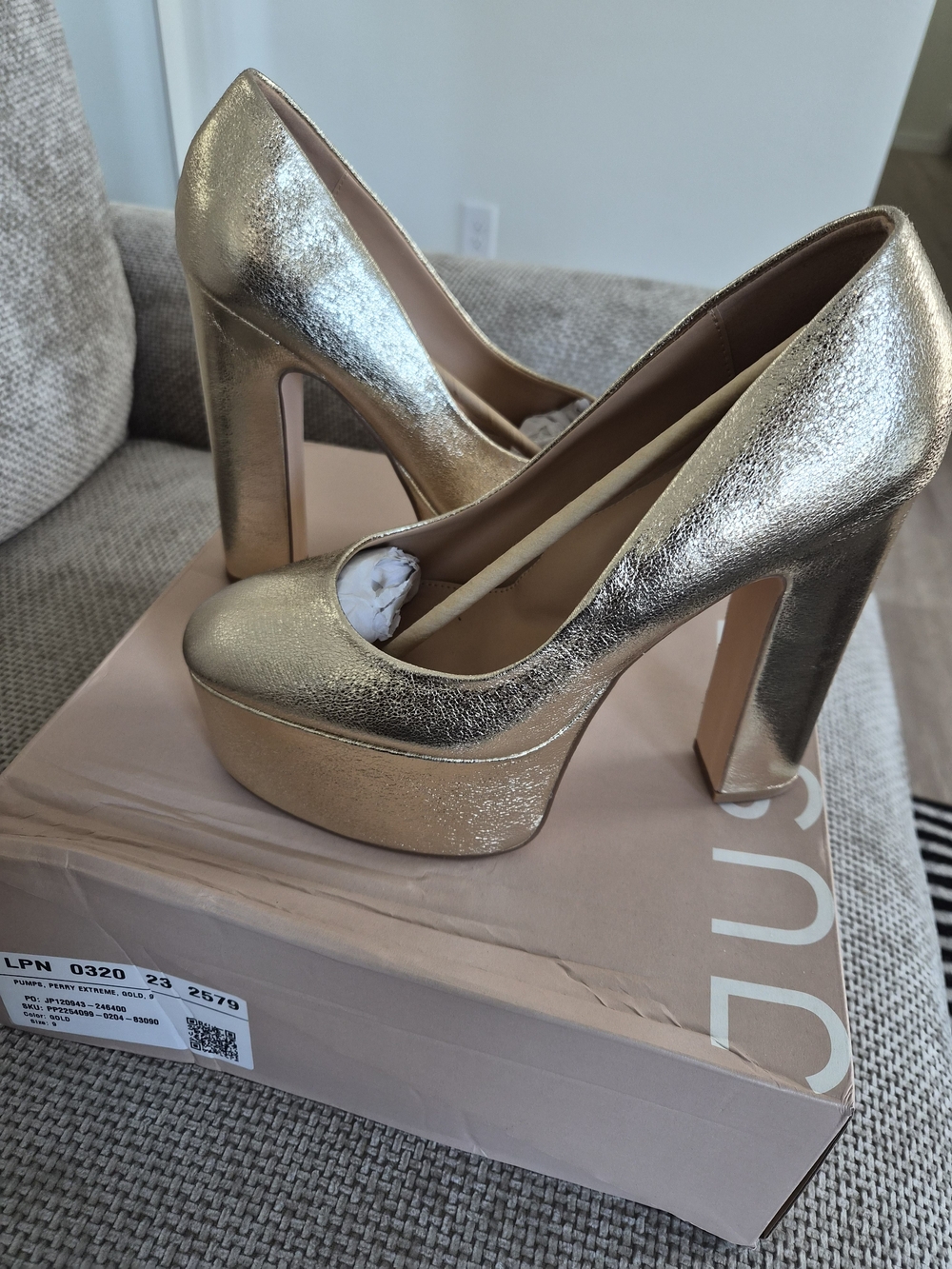 Justfab Perry Extreme Gold Platform High Heel Pumps - Women